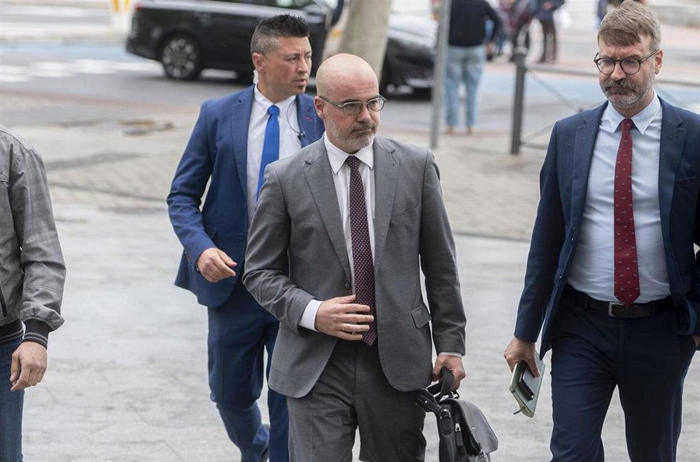 Archivo - El delegado del Gobierno en la Comunidad de Madrid, Francisco Martín, a su llegada a declarar por el caso Begoña Gómez, en los Juzgados de Plaza de Castilla, a 14 de mayo de 2025, en Madrid (España). 
