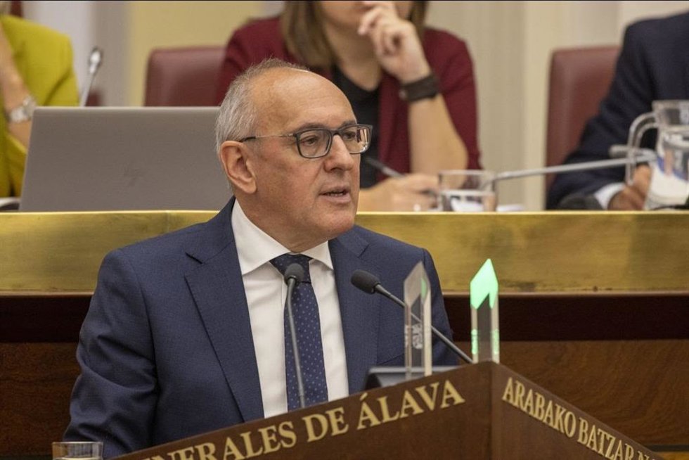 Ramiro González