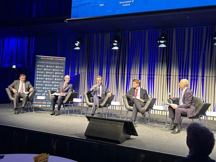 El consejero de Agricultura, Pesca, Agua y Desarrollo Rural, Ramón Fernández-Pacheco, en la Cumbre IDRA 2025 sobre Agua y Cambio climático en Reikiavik (Islandia).