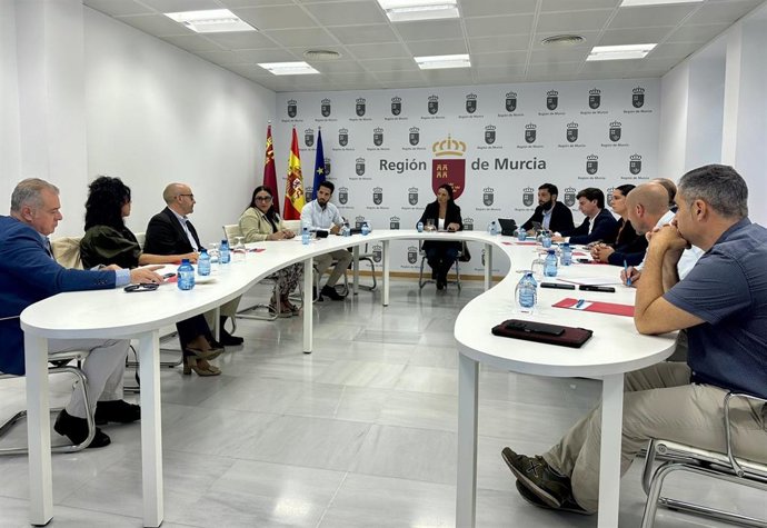 La consejera de Turismo se reúne con el sector para analizar la situación tras el paso de la DANA 'Alice' por la Región