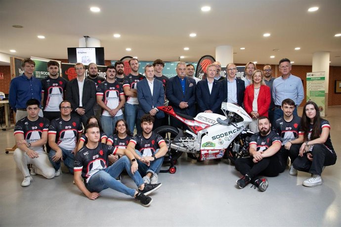 El equipo cántabro UC Racing diseña un prototipo de moto para competir en el Desafío MotoStudent