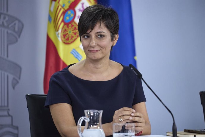 La ministra de Vivienda, Isabel Rodríguez, durante una rueda de prensa posterior a la reunión del Consejo de Ministros, en el Palacio de la Moncloa, a 16 de septiembre, en Madrid (España). El Consejo de Ministros ha aprobado coeficientes reductores para l