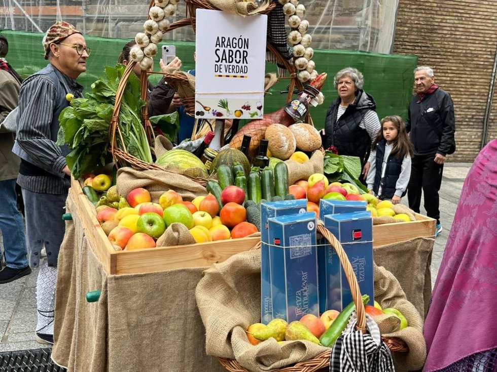 'Aragón, Sabor De Verdad' Participa En La Ofrenda De Frutos.