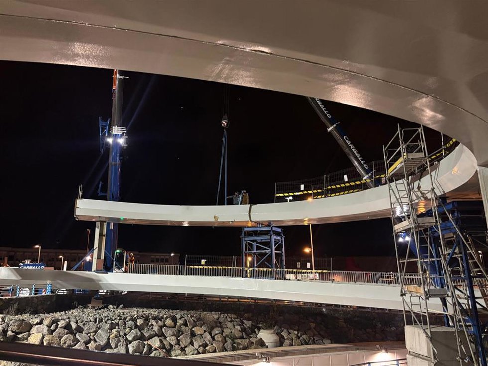Obras de construcción de la pasarela peatonal del Padre Anchieta