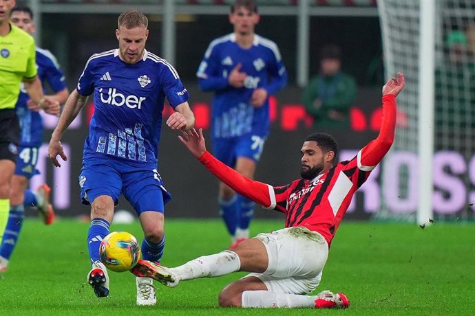 Archivo - 15 March 2025, Italy, Milan: Milan's Ruben Loftus in action during the Italian Serie A soccer match between AC Milan and Calcio Como at Giuseppe Meazza San Siro Siro stadium. Photo: Spada/LaPresse via ZUMA Press/dpa
