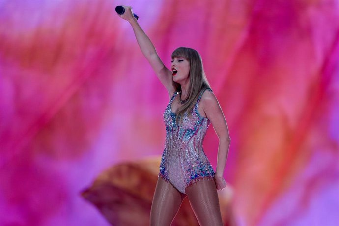 Archivo - La cantante Taylor Swift durante la primera de sus dos actuaciones en el Estadio Santiago Bernabéu, a 29 de mayo de 2024, en Madrid (España).  
