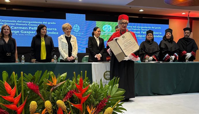 La presidenta de la Fundación Trilema, Carmen Pellicer, durante su nombramiento como Doctora Honoris Causa por la Universidad Olmeca de México.