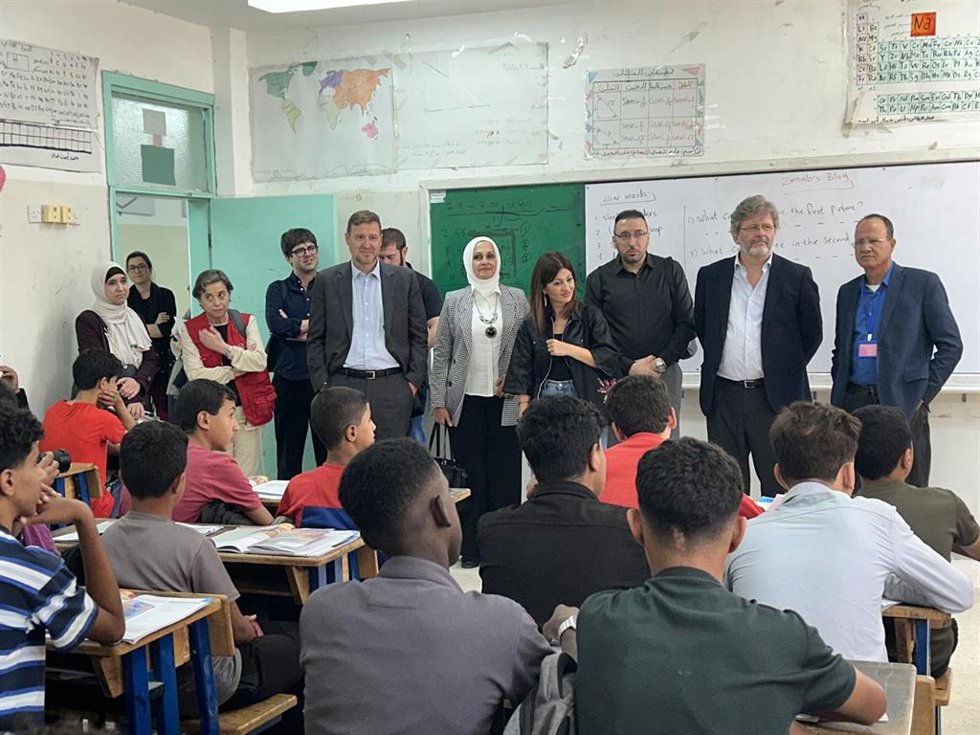 La ministra de Juventud e Infancia, Sira Rego, durante su visita al campo de refugiados de Jerash, en Jordania.