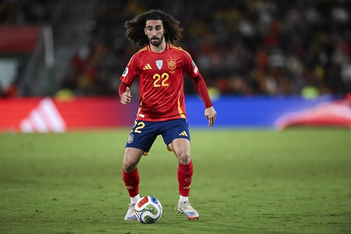 Marc Cucurella, da Espanha, em ação durante a partida de futebol das eliminatórias europeias do Grupo E da Copa do Mundo da FIFA 2026 entre Espanha e Geórgia no Estádio Manuel Martinez Valero em 11 de outubro de 2025 em Elche, Espanha.