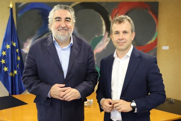 Reunión del alcalde de Jaén (d) con el presidente del CSD.