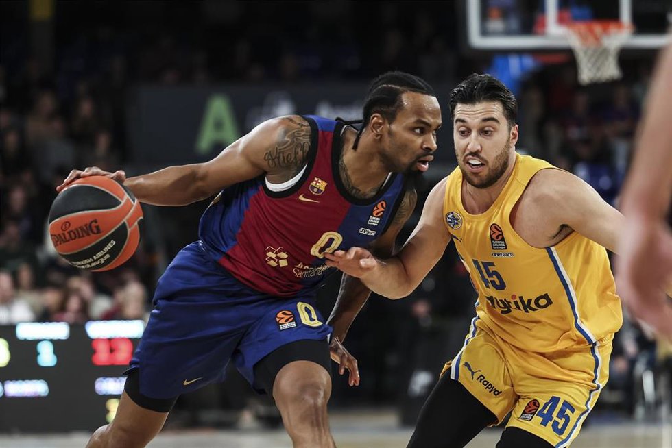 Archivo - Kevin Punter y Tamir Blatt durante el último Bara - Maccabi en el Palau Blaugrana
