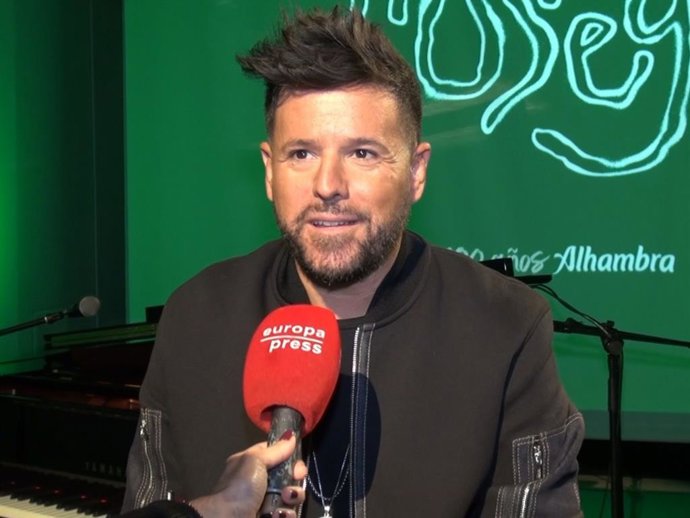 Pablo López presenta su nuevo proyecto de la mano de cervezas Alhambra.