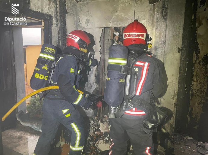 La caída de un rayo provoca el incendio en una vivienda de Onda