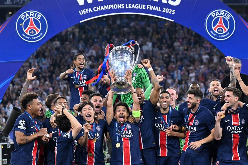 Archivo - El Paris Saint-Germain celebra su título de campeón de la Liga de Campeones 2024-25