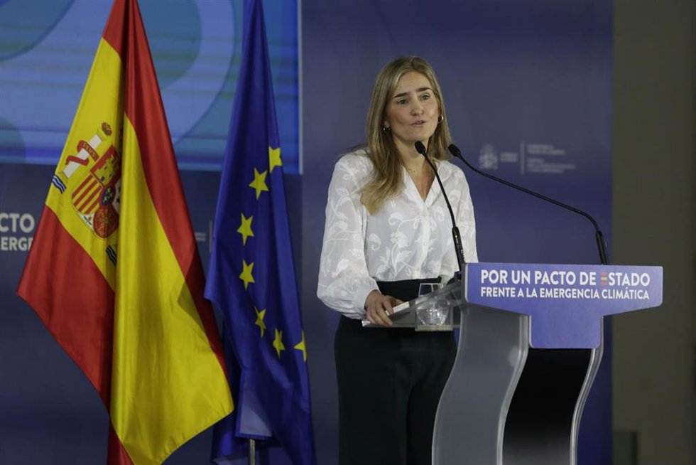 La vicepresidenta tercera y ministra para la Transición Ecológica y el Reto Demográfico, Sara Aagesen, inaugura la Convención del Pacto de Estado frente a la Emergencia Climática, en La Térmica Cultural y la Fábrica de la Luz, a 13 de octubre de 2025, e