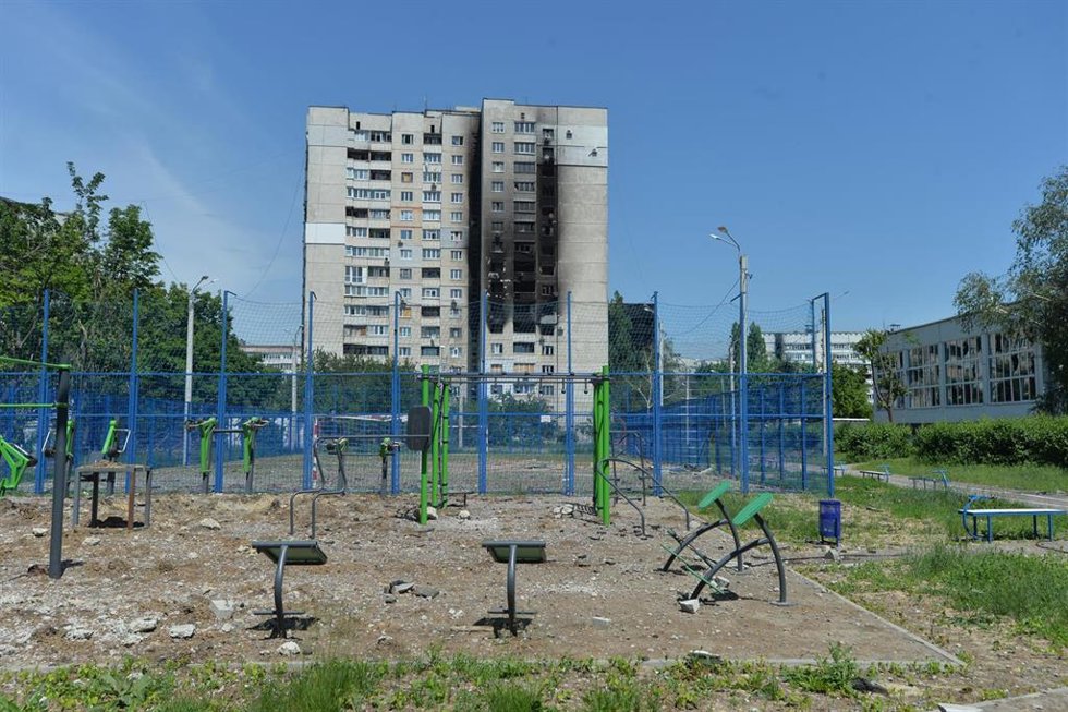 Archivo - Un edificio dañado en Járkov, Ucrania