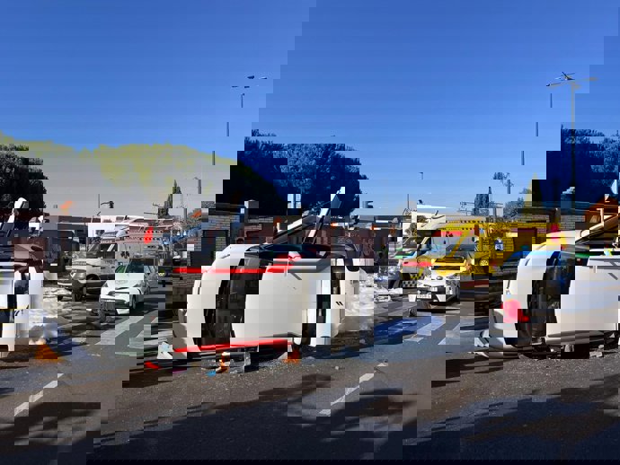 Vuelco del un turismo tras una colisión en Valladolid.