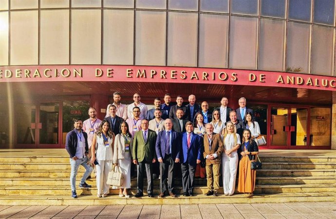 CEA recibe una delegación de líderes empresariales de Colombia que buscan conocer el modelo turístico andaluz.