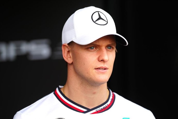 Archivo - 04 July 2024, United Kingdom, Silverstone: German F1 driver Mick Schumacher of the Mercedes-AMG F1 Team attends the British Grand Prix Preview Day at Silverstone Circuit. Photo: David Davies/PA Wire/dpa