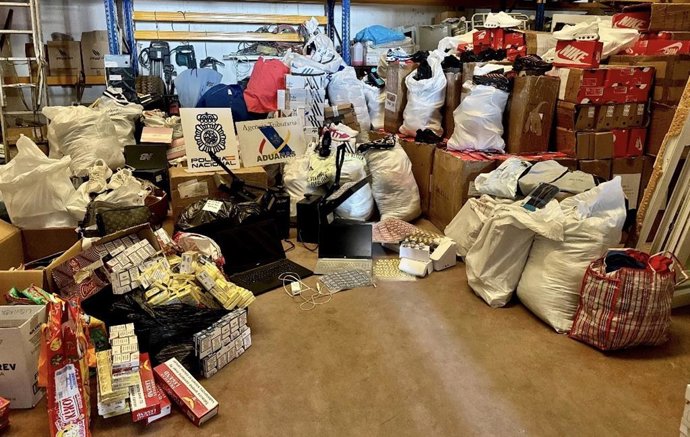 Material incautado en una operación contra el blanqueo de capitales procedentes del narcotráfico en Campo de Gibraltar