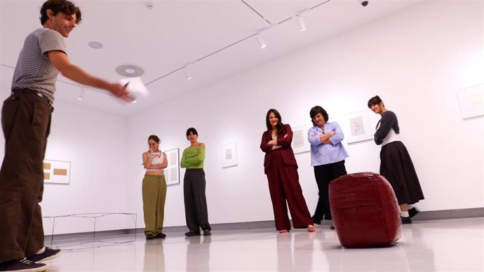 La Sala Rekalde de Bilbao nicia el ciclo 'Barriek' con la muestra' Blue Lines' de Leo Burge.