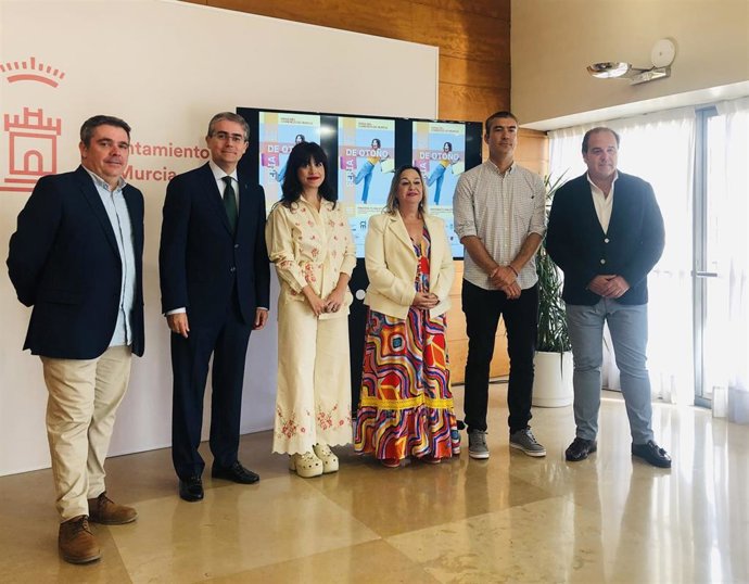 El concejal de Turismo, Comercio y Consumo del Ayuntamiento de Murcia, Jesús Pacheco, presenta una nueva edición de la Feria de Otoño del Comercio Minorista