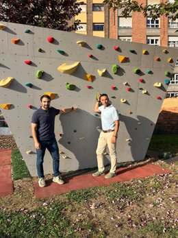 Los investigadores de la Universidad de Oviedo Miguel Ángel Rodríguez y Hugo Olmedillas.