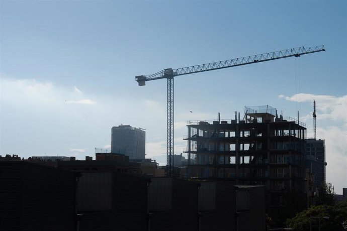 Archivo - Obras en una imagen de archivo 