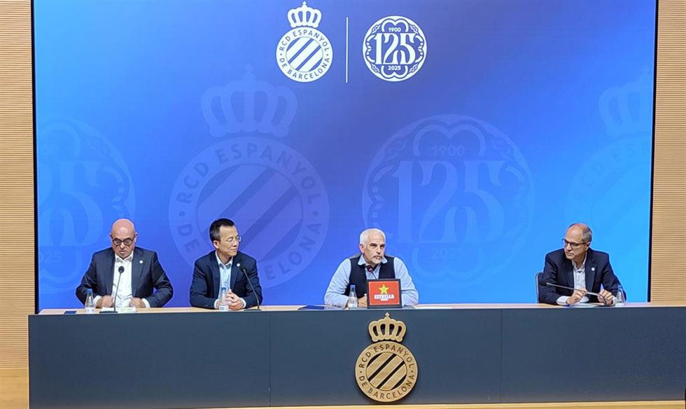 El nuevo propietario y presidente del RCD Espanyol, Alan Pace, en su presentación en el RCDE Stadium