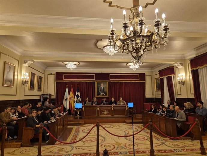 Archivo - Pleno del Ayuntamiento de Ferrol