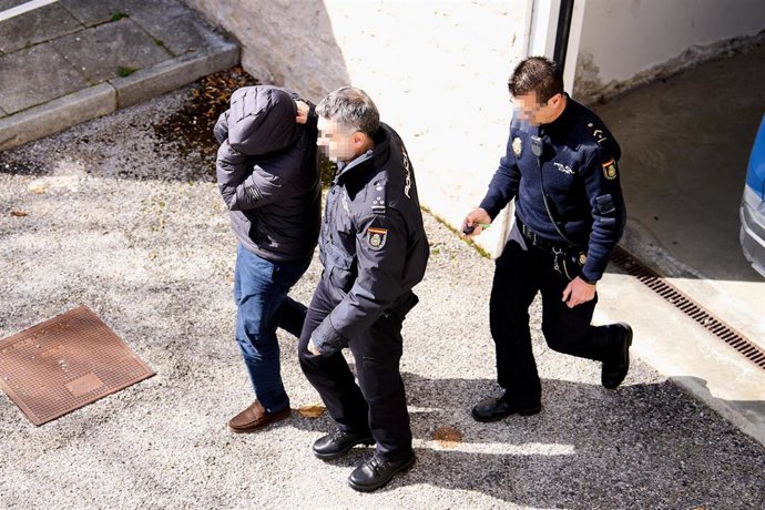 Archivo - El jefe del Servicio de Carreteras de la Consejería de Obras Públicas, M. A. D., a su llegada al Complejo Judicial de Las Salesas, a 24 de febrero de 2023