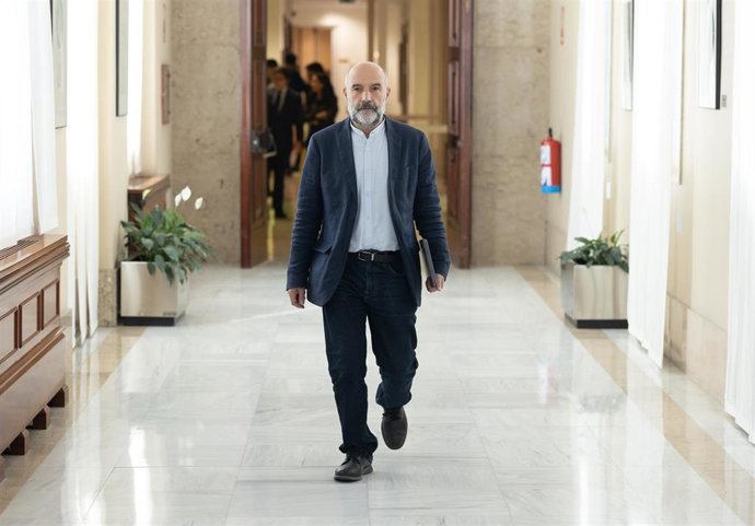 El diputado de BNG Néstor Rego a su llegada a la Junta de Portavoces, en el Congreso, a 14 de octubre de 2025, en Madrid (España).