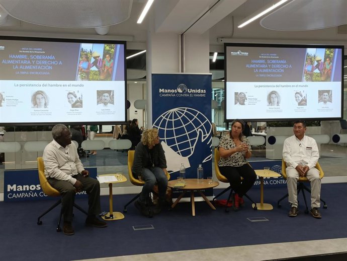Mesa de expertos en el acto 'Hambre, soberanía alimentaria y derechos a la alimentación, la triple encrucijada' organizado por Manos Unidas, celebrado en el HUB Fundación Randstad Madrid.