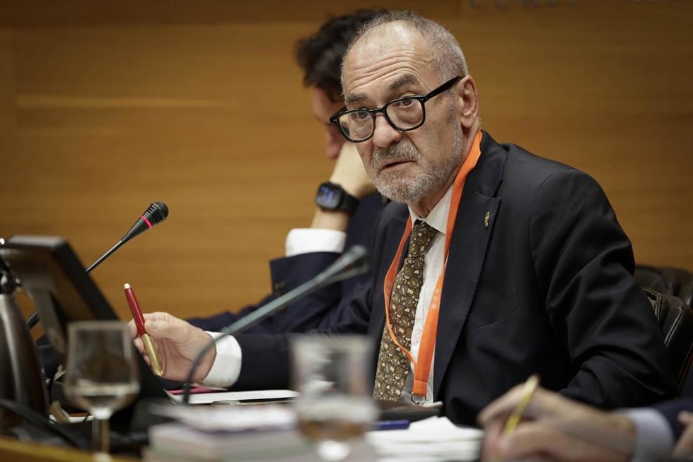 El catedrático José M Lozano comparece en la comisión de investigación sobre la dana en Les Corts