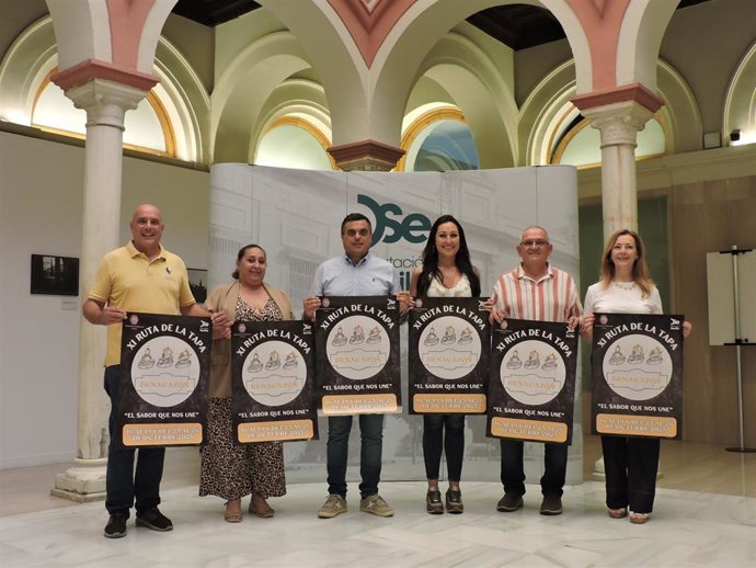 Presentación del cartel de la IX Ruta de la Tapa de Benacazón en la Casa de la Provincia
