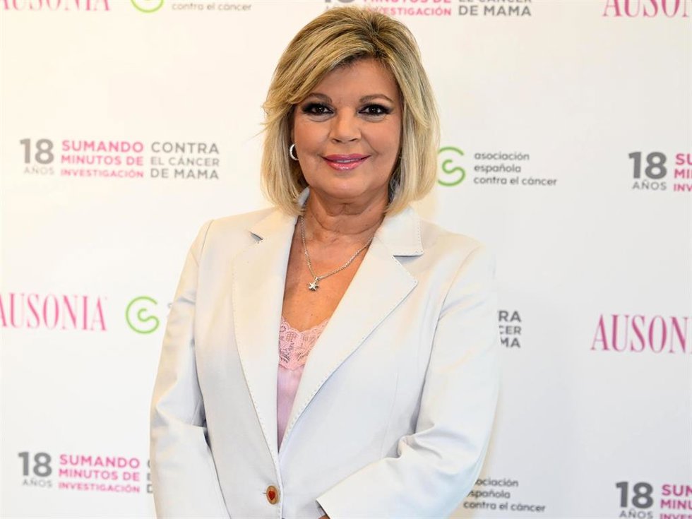 Terelu Campos asiste al acto por el 18 aniversario de la colaboración entre Ausonia y la AECC en la lucha contra el cáncer de mama