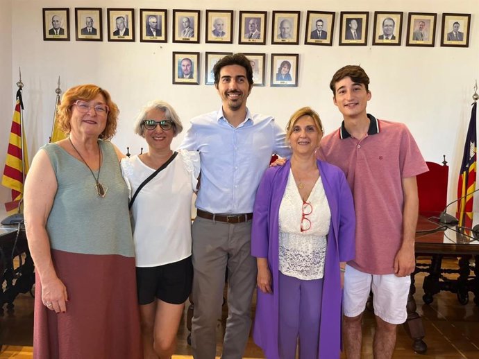 Miembros del grupo municipal Endavant.