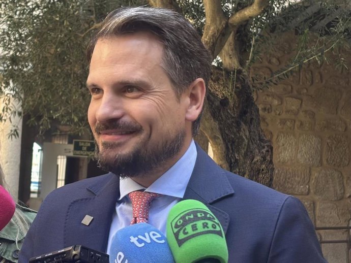 El consejero de Presidencia, Interior y Diálogo Social, Abel Bautista, en declaraciones a los medios de comunicación.