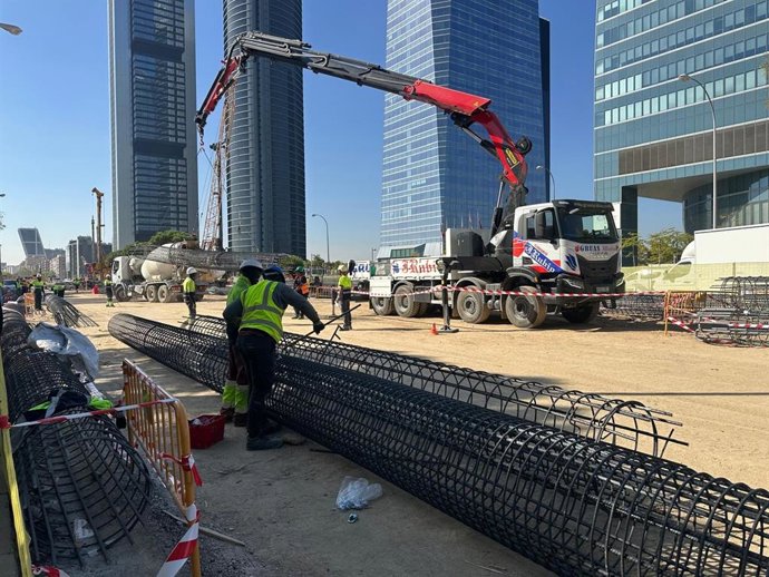 Trabajadores en las obras de Parque Castellana