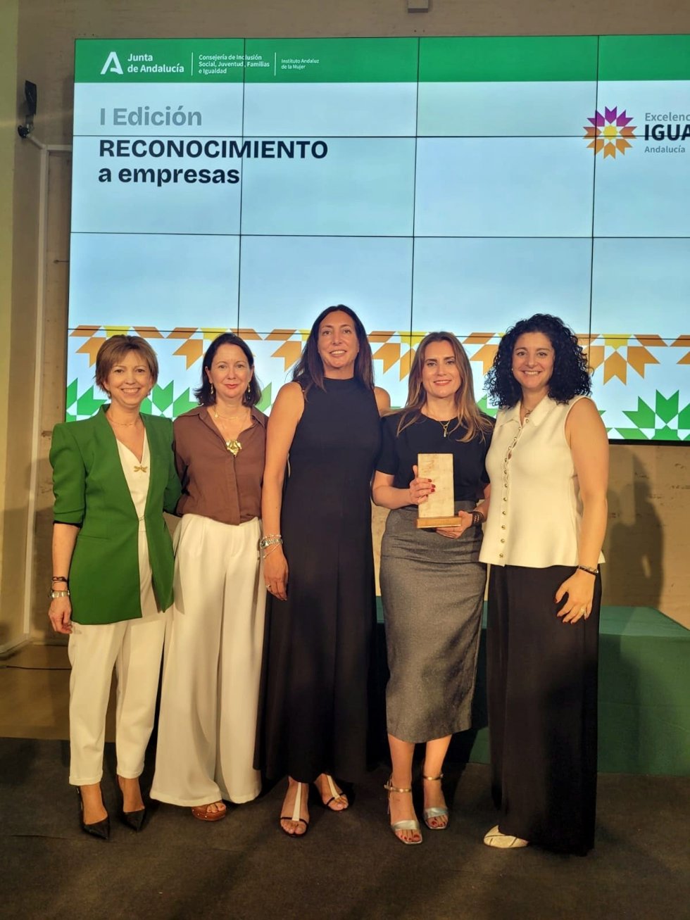 Correos ha sido reconocida en la I Edición de la 'Marca Andaluza de Excelencia en Igualdad', un distintivo otorgado por la Consejería de Inclusión Social, Juventud, Familias e Igualdad a través del Instituto Andaluz de la Mujer (IAM)