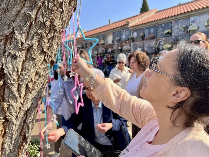 Inauguración de un espacio en el cementerio de Puertollano de un espacio para recordar a los pequeños fallecidos en periodo gestacional, muertes perinatales y neonatales.