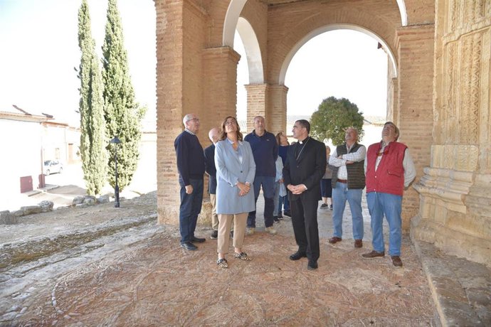 Armisén y el obispo de Palencia durante la visita a las obras den Grijota.