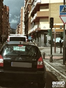 Semáforo apagado en la capital granadina pasado el mediodía de este martes