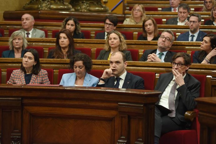 Archivo - (I-D) La consellera de Interior de la Generalitat, Núria Parlon, la consellera de Economía y Finanzas, Alícia Romero, el conseller de Presidencia, Albert Dalmau, y el presidente de la Generalitat de Catalunya, Salvador Illa.