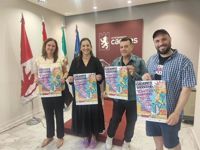 Cristina Pérez-Salas, de Oído cocina; la cocejala de Festejos, Soledad Carrasco; el empresario Diego Barriga (Boogaloo) y Roberto Parodi, de Piñata Producciones, en la presentación del festival Cáceres Underground