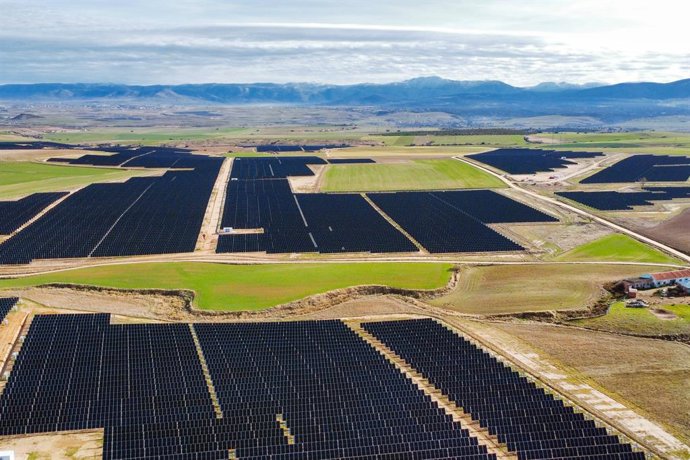 A nova usina fotovoltaica Castaño Solar na Espanha.