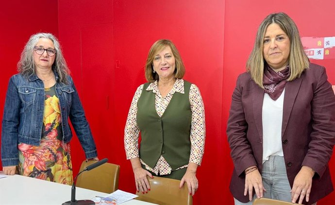 Las alcaldesas de Mogarraz, Soledad Álvarez; de Peñaranda de Bracamonte,Carmen Ávila, y de Carrascal de Barregas, Noelia Merino.