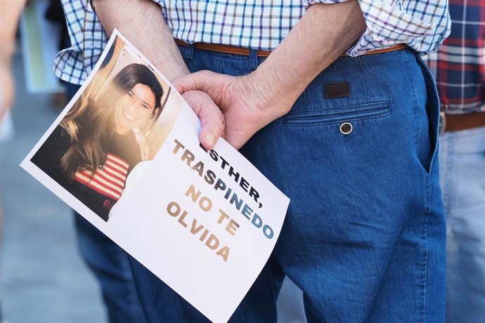 Concentración en Traspinedo en el cuarto mes desde la desaparición de Esther López