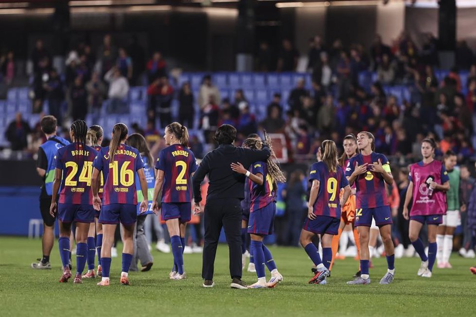 Jugadoras del Bara Femení celebran el triunfo ante el Bayern de Múnich en la Champions Femenina 2025/26