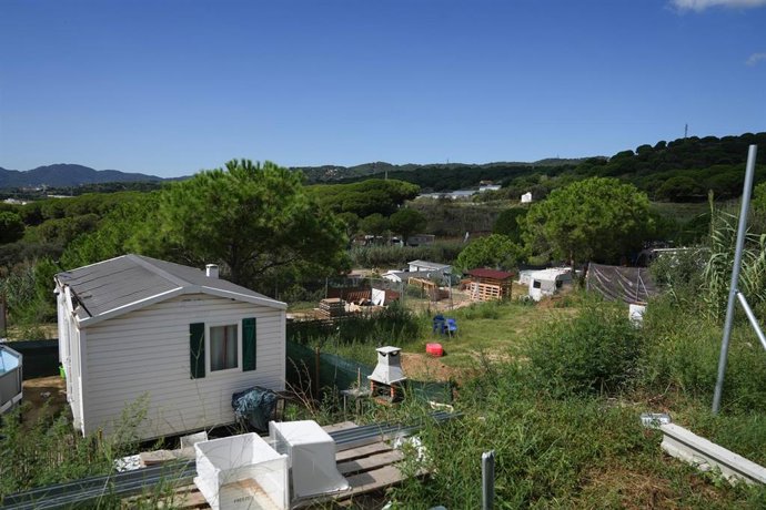 Los Mossos d'Esquadra desalojan un campamento ilegal, a 22 de septiembre de 2025, en Mataró, Barcelona, Catalunya (España)